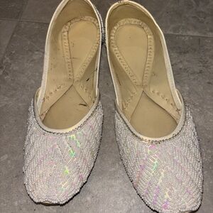 Hand-made White Beaded Women's Flats, Sz 6